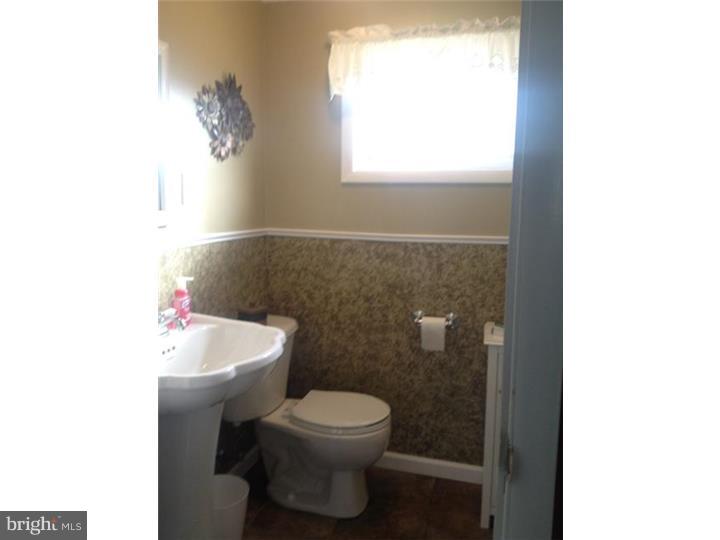 808 Rennard Circle Philadelphia, PA 19116 - Photo 12 of 23 Gallery Image 12