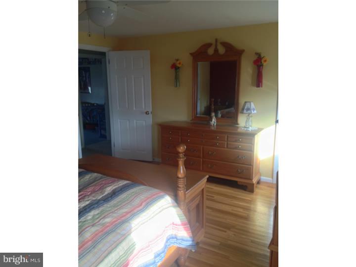 808 Rennard Circle Philadelphia, PA 19116 - Photo 14 of 23 Gallery Image 14