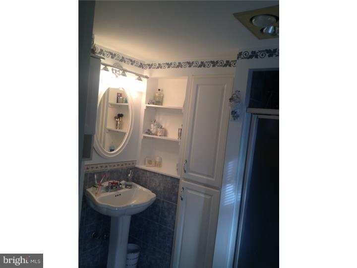 808 Rennard Circle Philadelphia, PA 19116 - Photo 17 of 23 Gallery Image 17