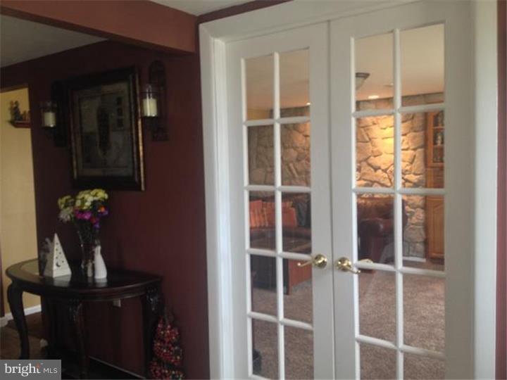 808 Rennard Circle Philadelphia, PA 19116 - Photo 9 of 23 Gallery Image 9