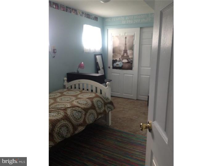 808 Rennard Circle Philadelphia, PA 19116 - Photo 10 of 23 Gallery Image 10
