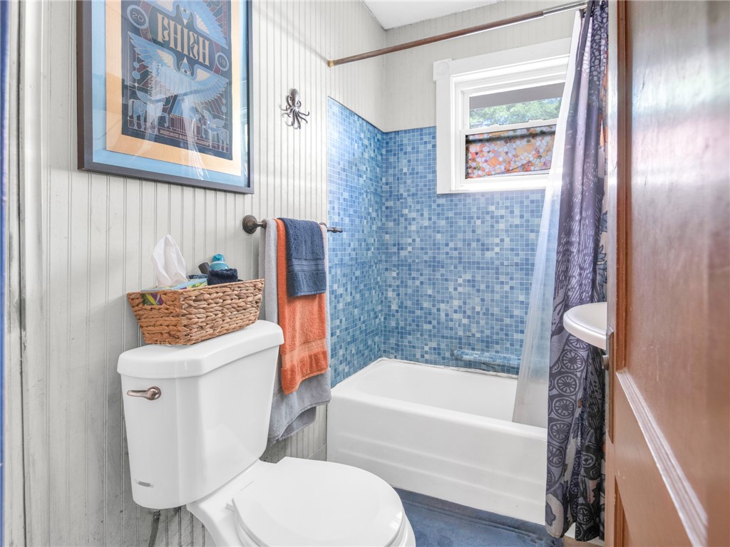 203 Wendell Road Warwick, RI 02888 - Photo 9 of 14 Bathroom