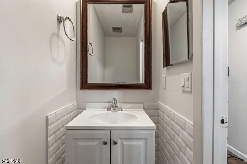 8401 Hana Road Edison, NJ 08817 - Photo 11 of 43