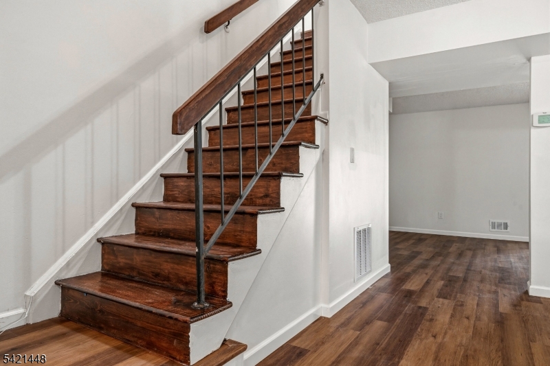 8401 Hana Road Edison, NJ 08817 - Photo 17 of 43