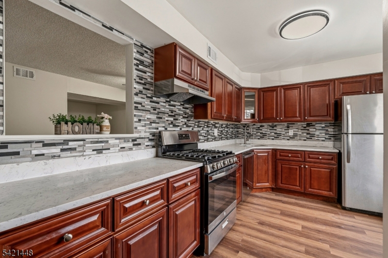 8401 Hana Road Edison, NJ 08817 - Photo 4 of 43