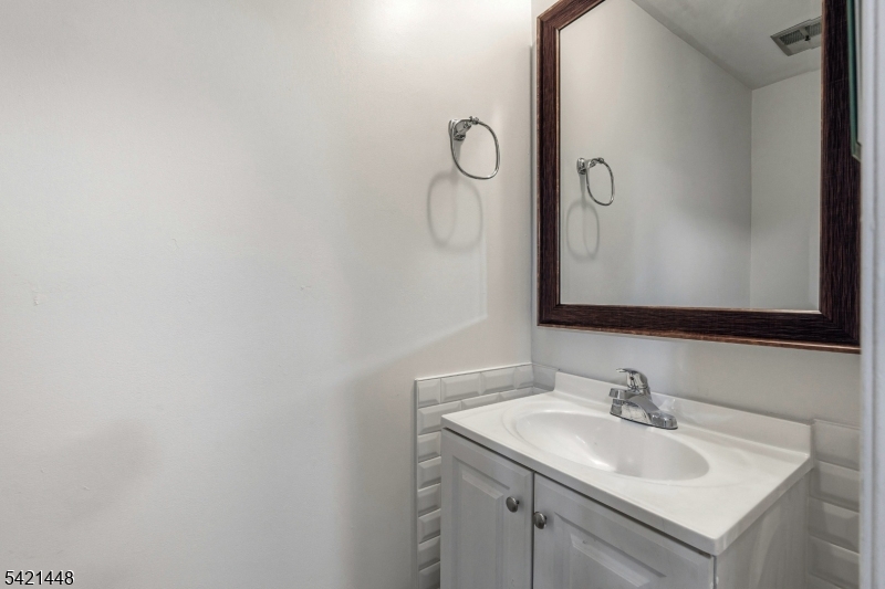8401 Hana Road Edison, NJ 08817 - Photo 10 of 43