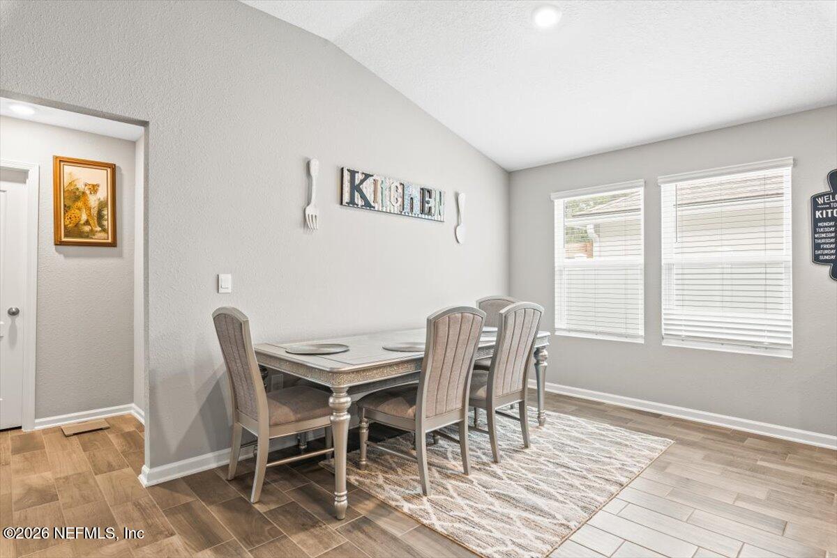 40 Pecan Rdg Court Jacksonville, FL 32218 - Photo 11 of 37 Dining Area