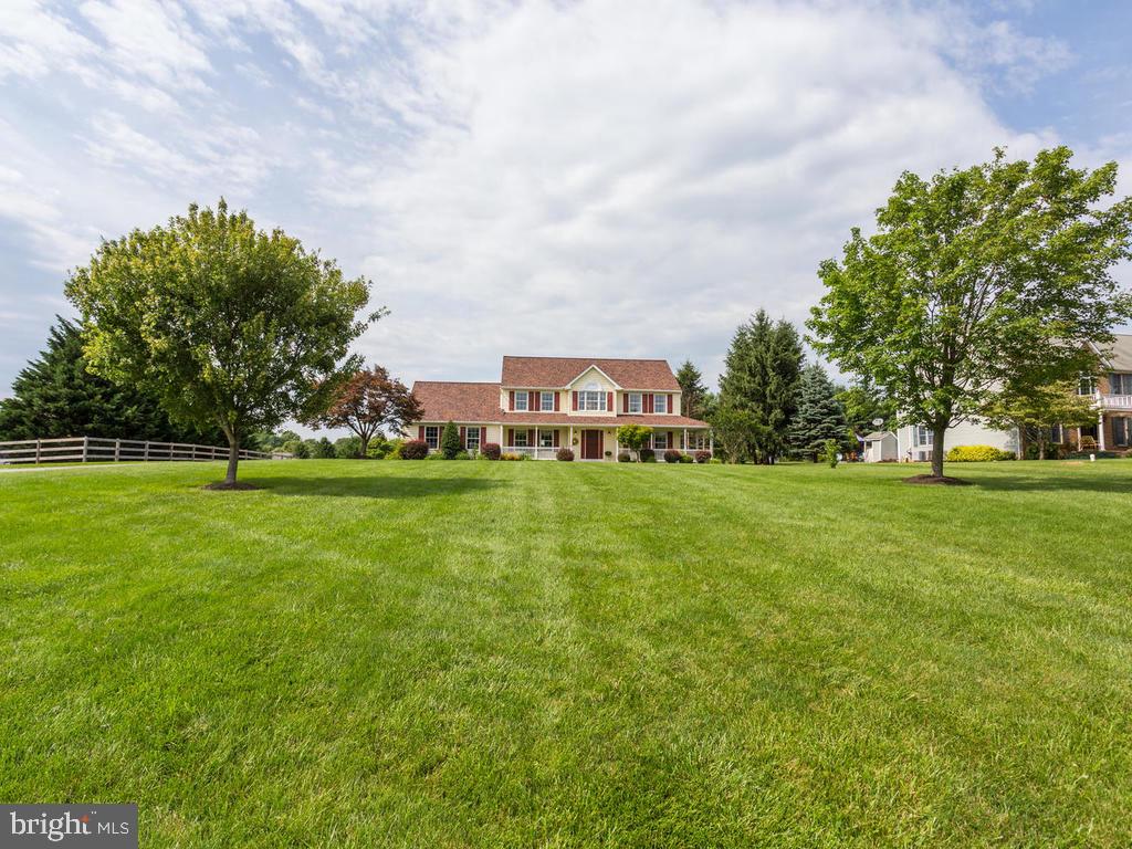 2002 Conan Doyle Way Eldersburg, MD 21784 - Photo 4 of 102 Expansive front lawn