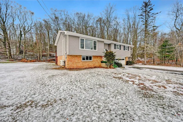 $249,995 | 210 Beechwood Drive, Moscow, PA 18444