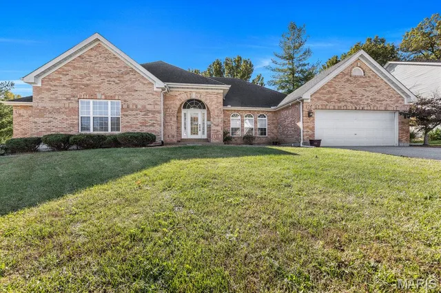 $675,000 | 919 Locksley Manor Drive, Lake St. Louis, MO 63367