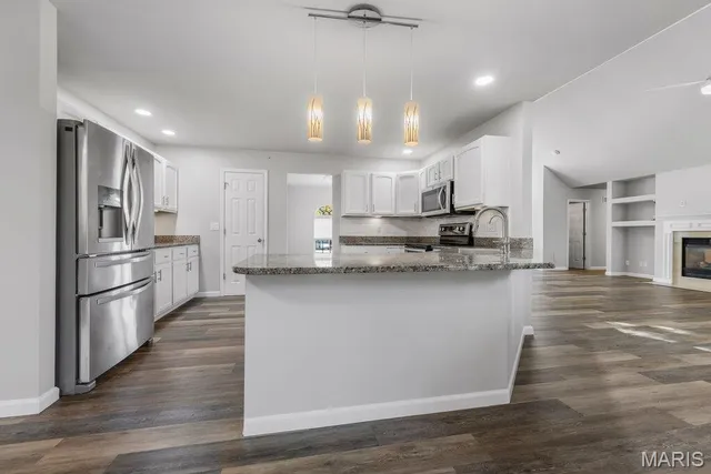 $675,000 | 919 Locksley Manor Drive, Lake St. Louis, MO 63367