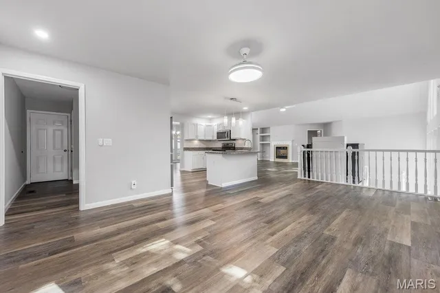 $675,000 | 919 Locksley Manor Drive, Lake St. Louis, MO 63367