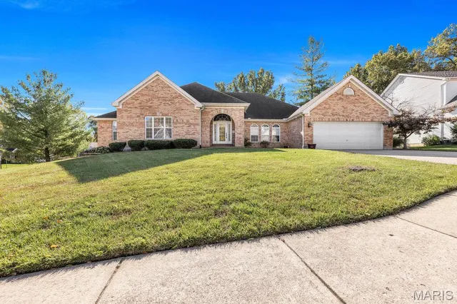 $675,000 | 919 Locksley Manor Drive, Lake St. Louis, MO 63367