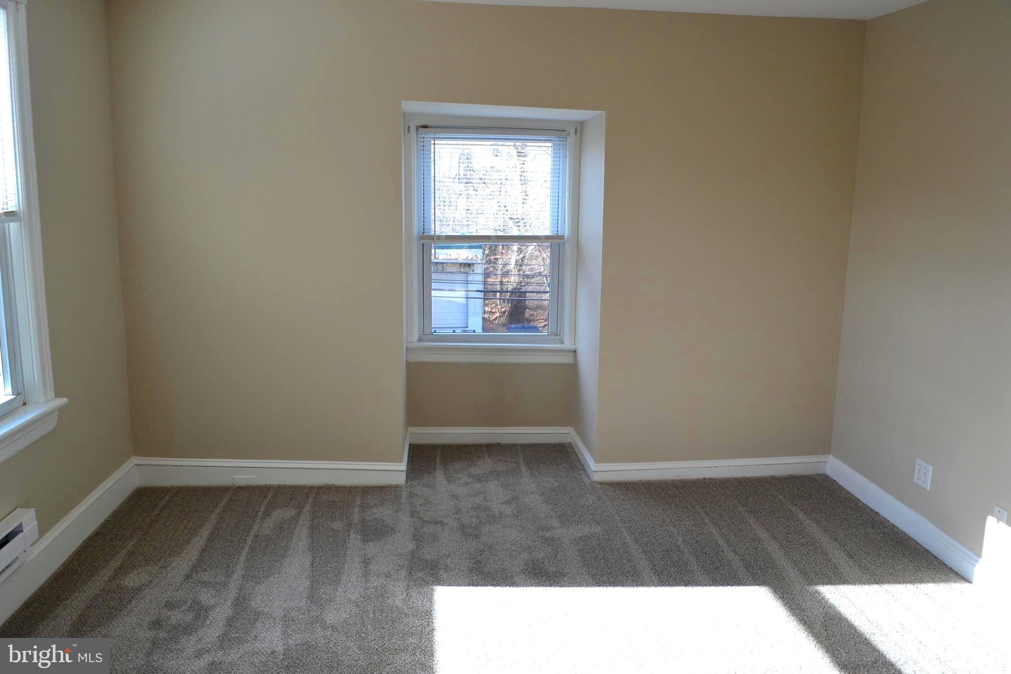 1643 Rockwell Road, Unit 5 Abington, PA 19001 - Photo 4 of 20 Living Room off of Kitchen