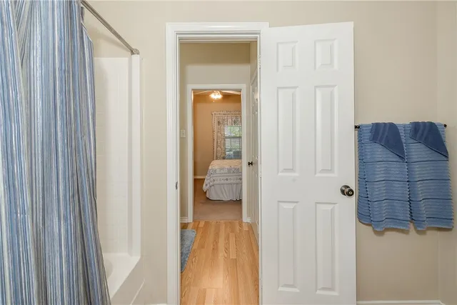 a en suite bathroom with a shower