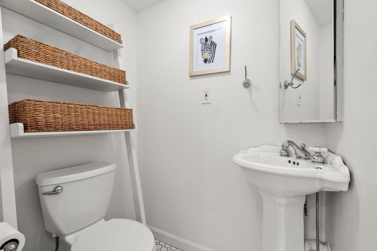 28 River Road Weston, MA 02493 - Photo 10 of 23 Gallery Image 10