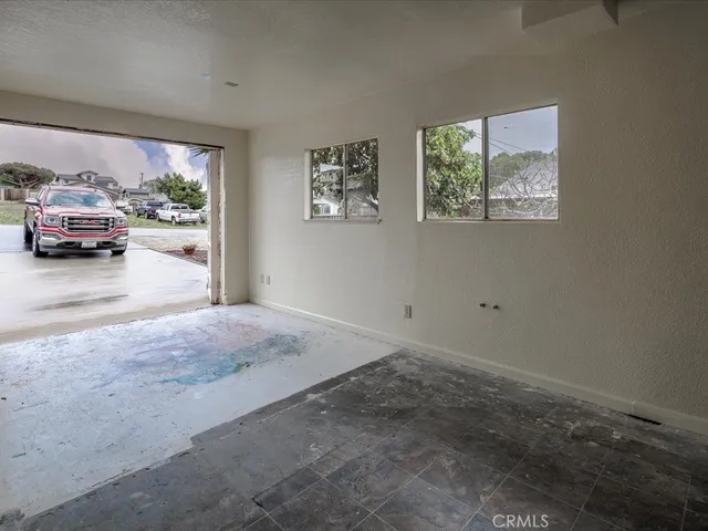 a view of a pathway of a house