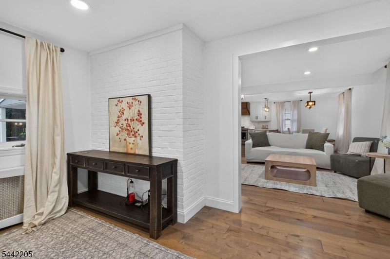 2160 Raritan Road Scotch Plains, NJ 07076 - Photo 3 of 33