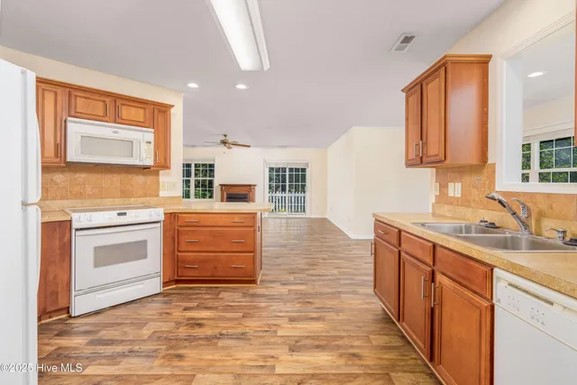 $259,900 | 702 Hummingbird South, Swansboro, NC 28584