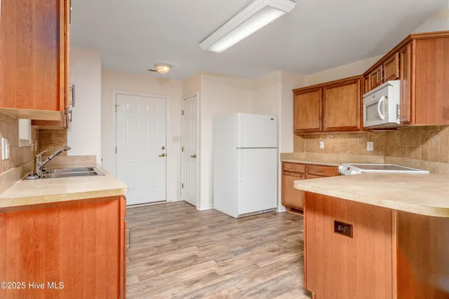 $259,900 | 702 Hummingbird South, Swansboro, NC 28584