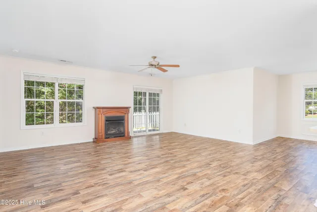 $259,900 | 702 Hummingbird South, Swansboro, NC 28584