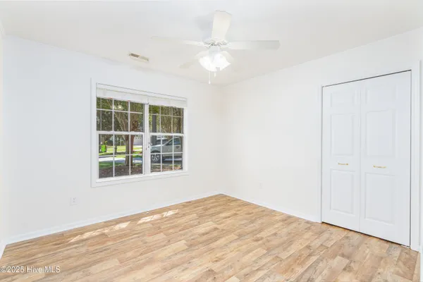 $259,900 | 702 Hummingbird South, Swansboro, NC 28584