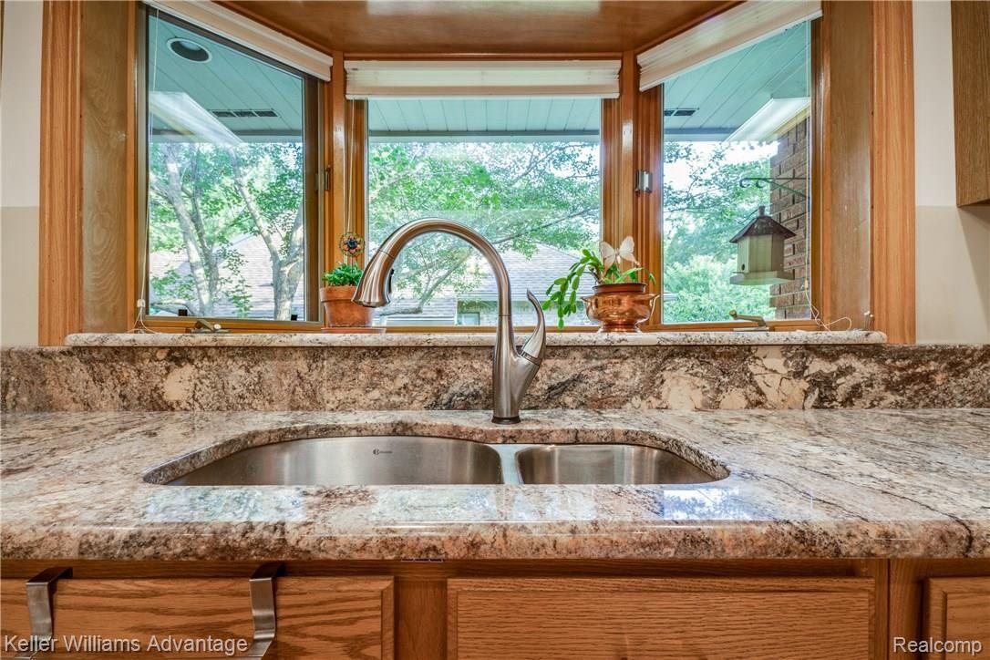 18505 Van Road Livonia, MI 48152 - Photo 13 of 37 Interiors (14 of 59).jpg