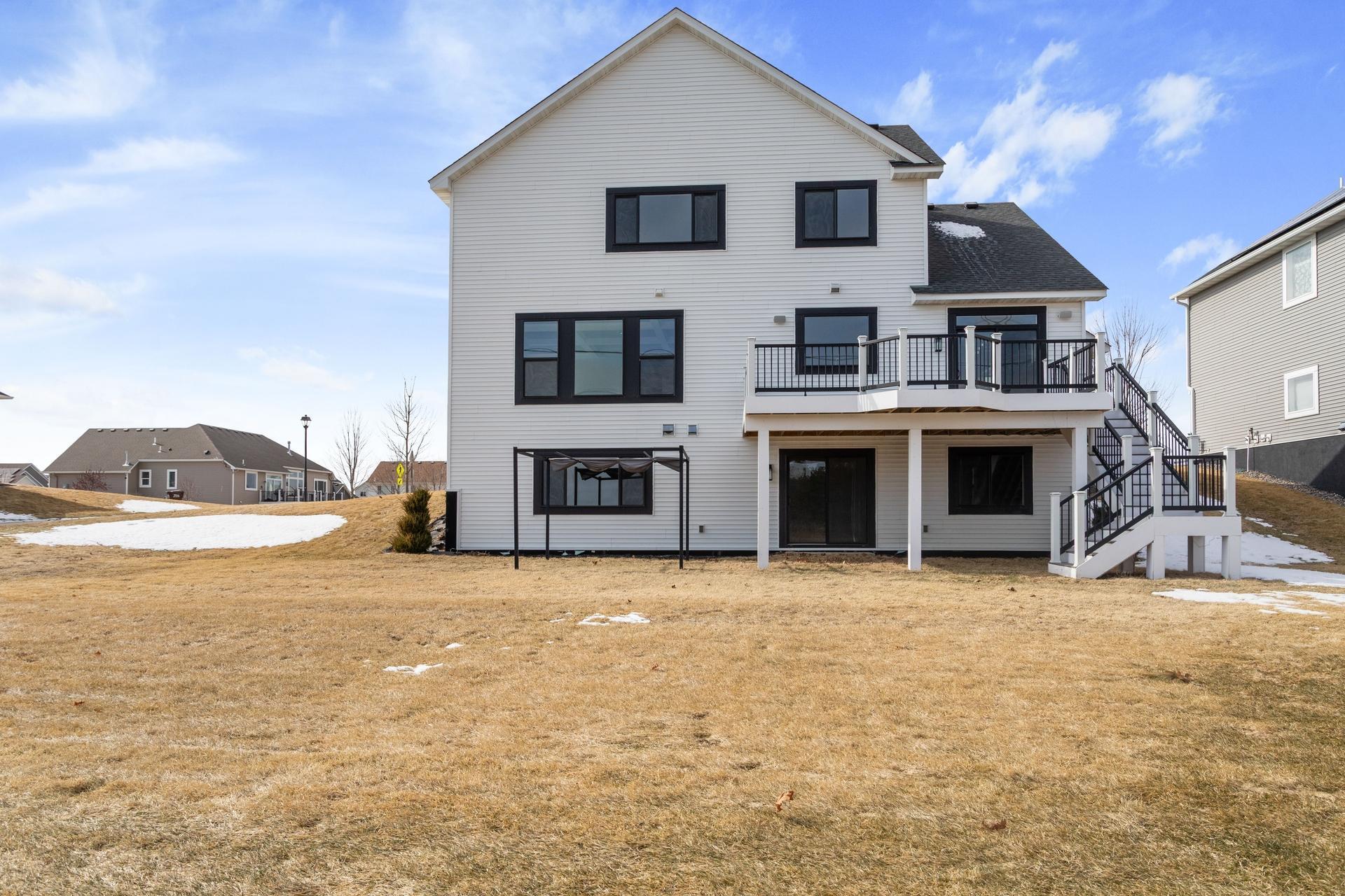 5366 Pine Island Road Woodbury, MN 55129 - Photo 2 of 41
