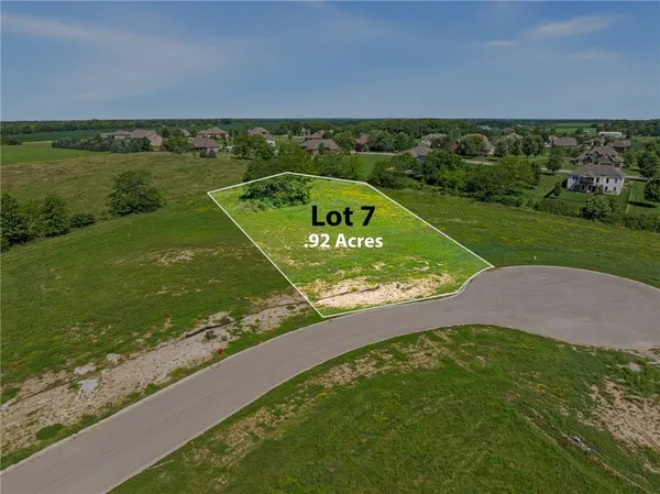 $210,000 | 13320 Winner's Circle, Smithville, MO 64089