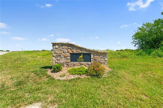 $210,000 | 13320 Winner's Circle, Smithville, MO 64089