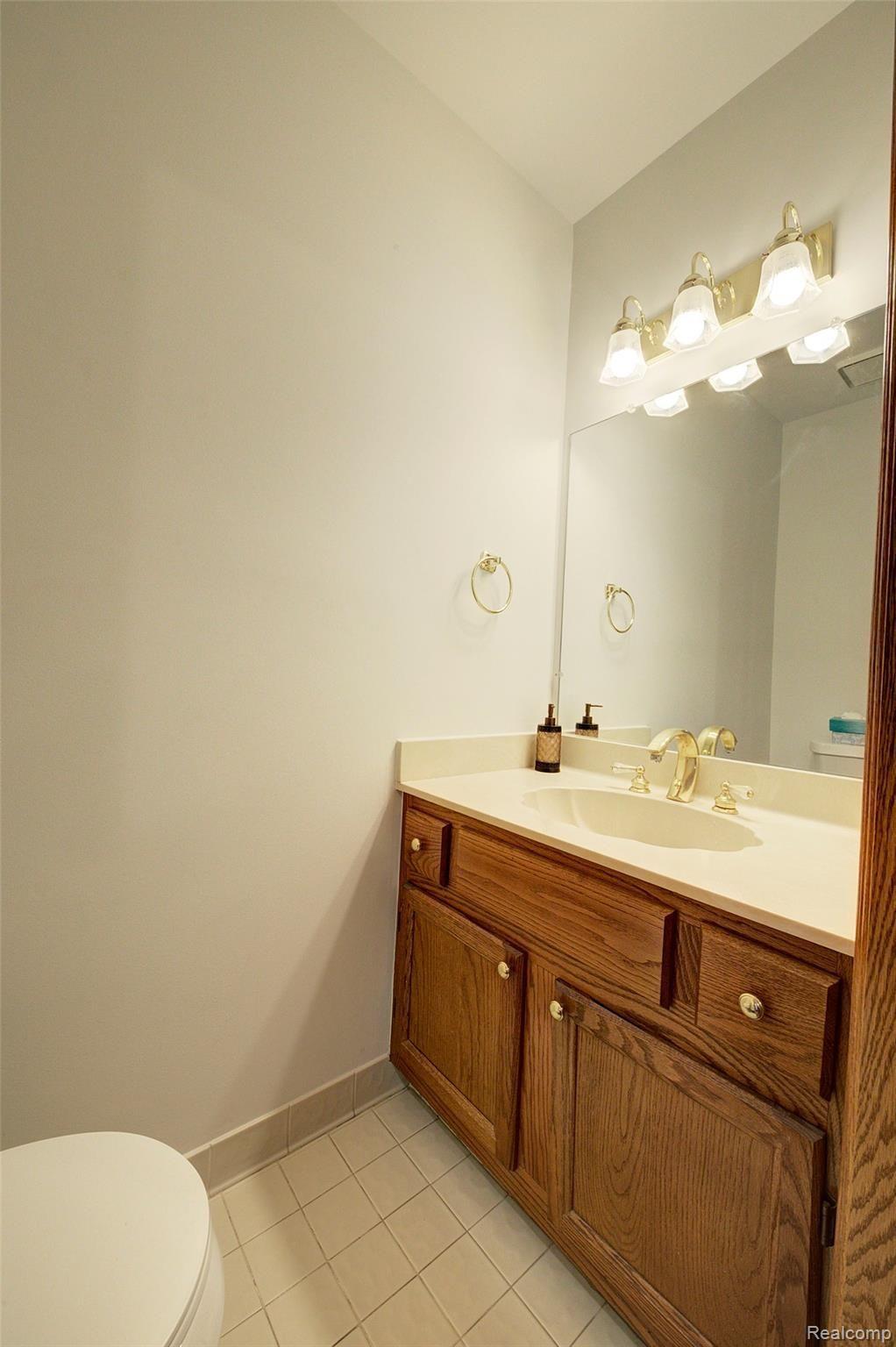 2237 Siboney Court, Unit 53 Rochester, MI 48309 - Photo 10 of 21 Half Bath