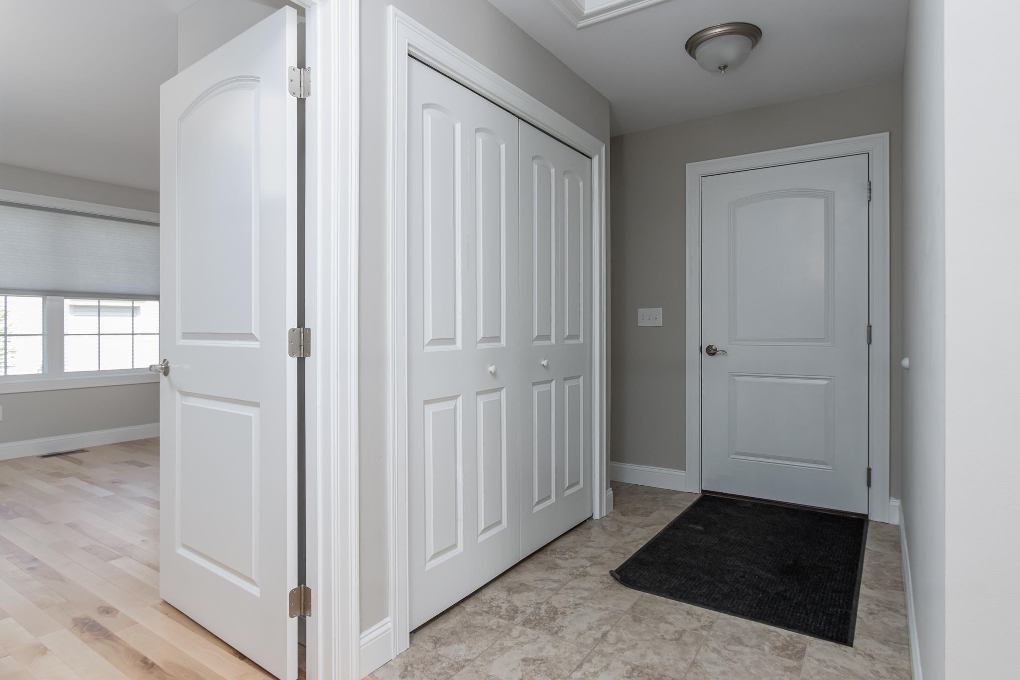 9 Mulberry Lane Hooksett, NH 03106 - Photo 10 of 39