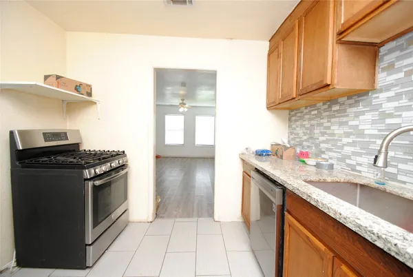 $116,000 | 1231 West 7th Street, Freeport, TX 77541