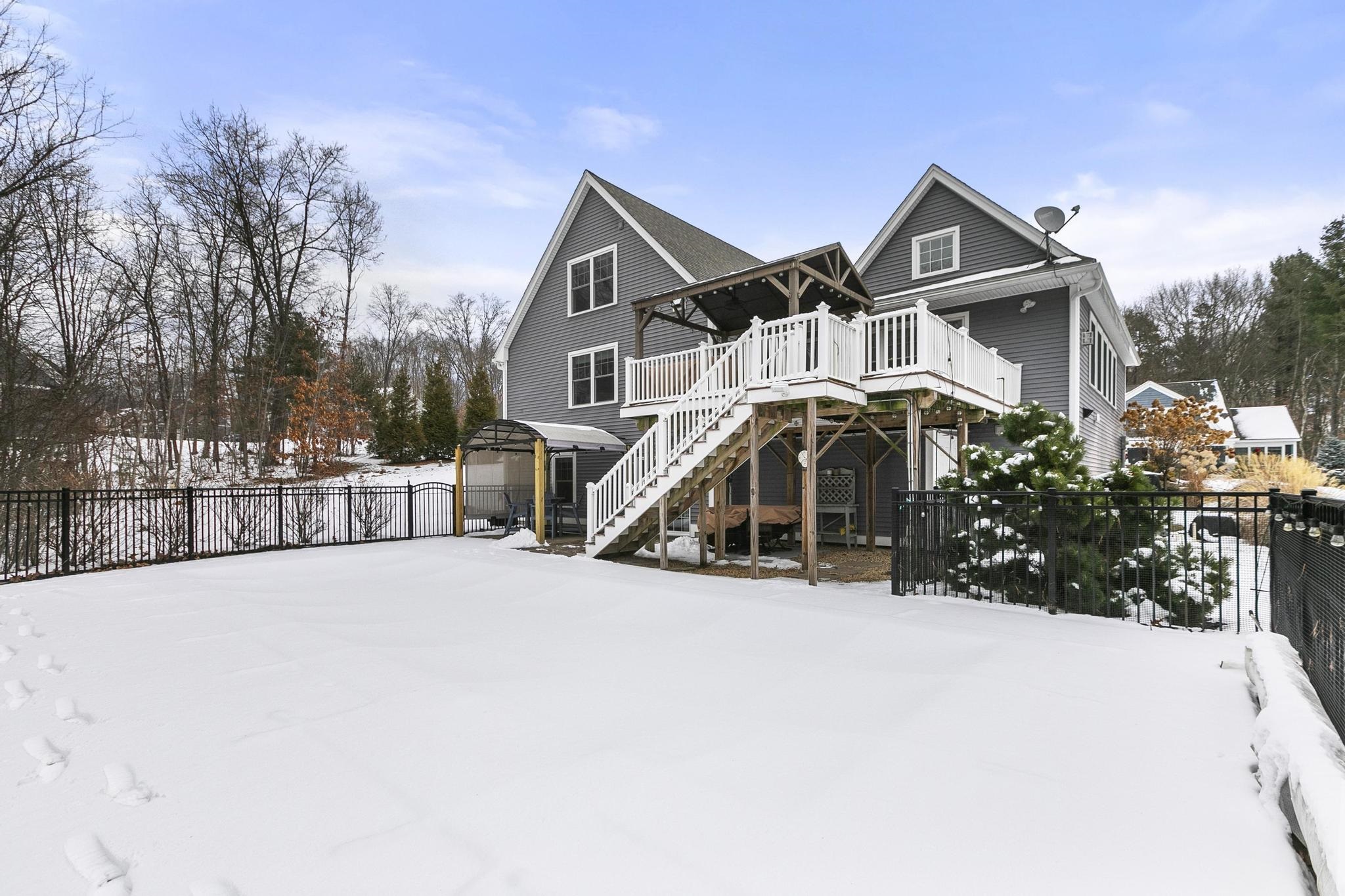 63 Grouse Run Pelham, NH 03076 - Photo 10 of 46 Gallery Image 10