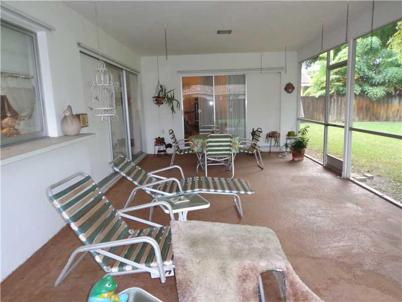 621 Southwest 75th Avenue Plantation, FL 33317 - Photo 15 of 20 a room with lots of chairs and tables