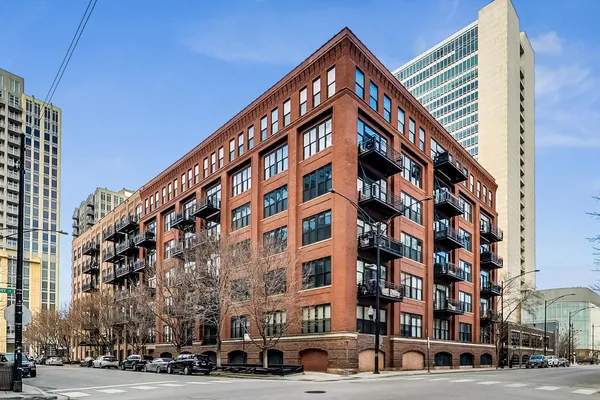 $450,000 | 520 West Huron Street, Unit 406, Chicago, IL 60654