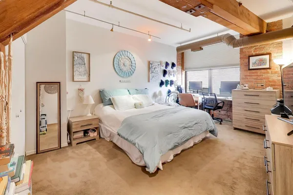 $450,000 | 520 West Huron Street, Unit 406, Chicago, IL 60654