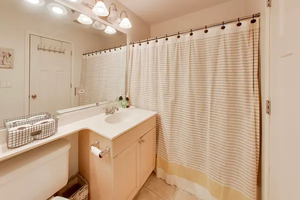 $450,000 | 520 West Huron Street, Unit 406, Chicago, IL 60654