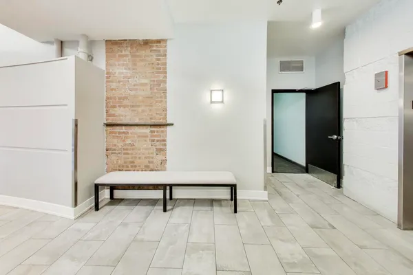 $450,000 | 520 West Huron Street, Unit 406, Chicago, IL 60654