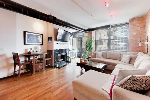 $450,000 | 520 West Huron Street, Unit 406, Chicago, IL 60654
