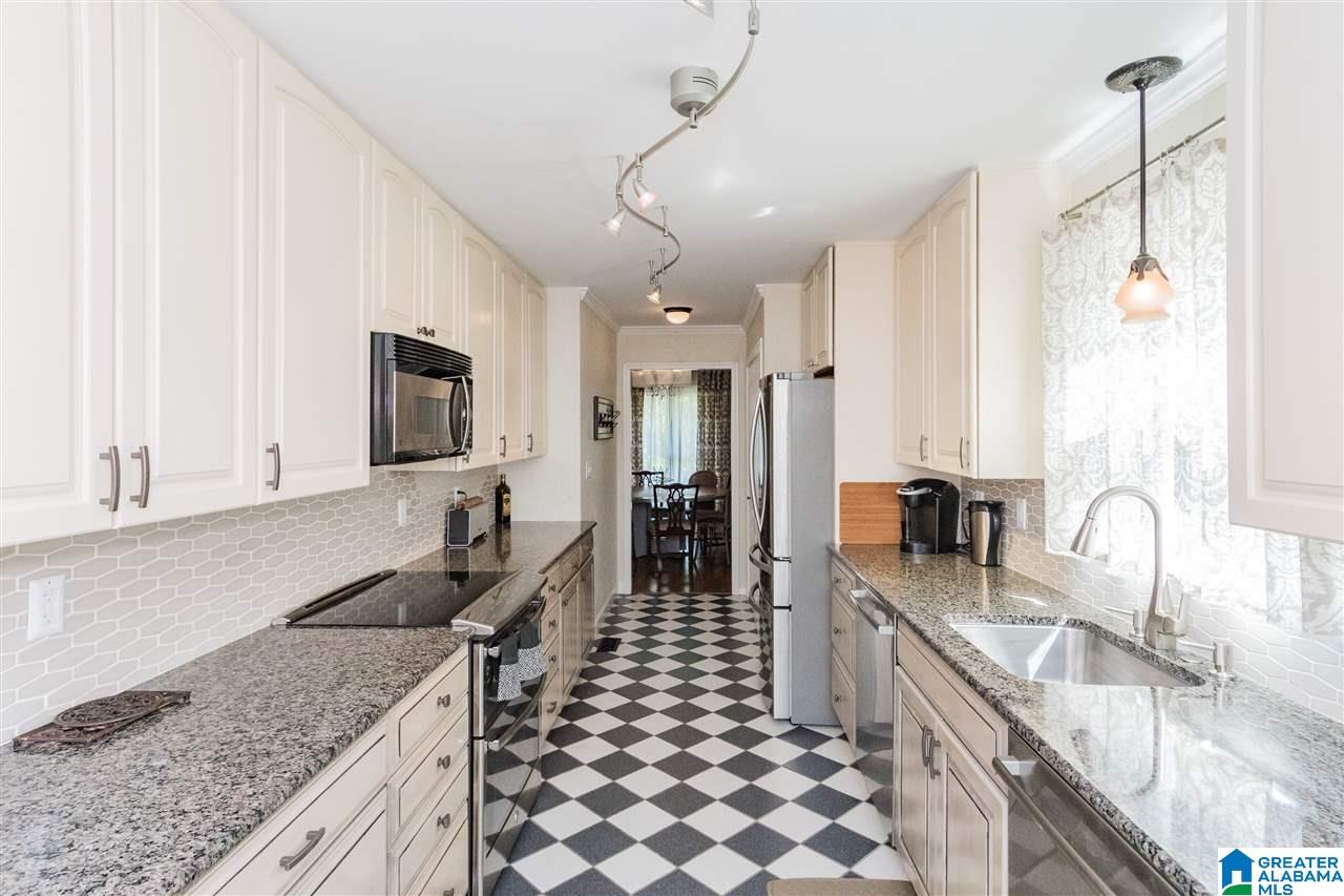 1722 Saulter Road Birmingham, AL 35209 - Photo 7 of 43