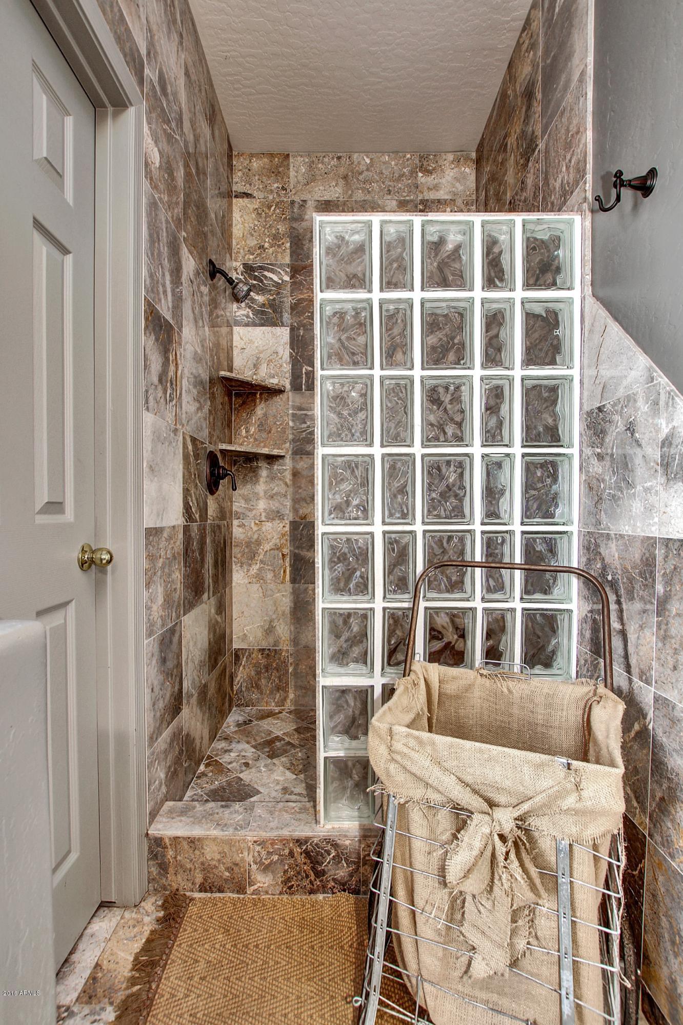 811 East Joy Ranch Road Phoenix, AZ 85086 - Photo 11 of 29 Master Shower