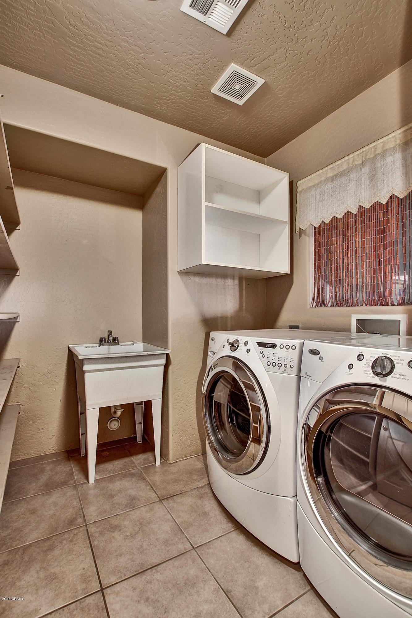 811 East Joy Ranch Road Phoenix, AZ 85086 - Photo 17 of 29 Laundry