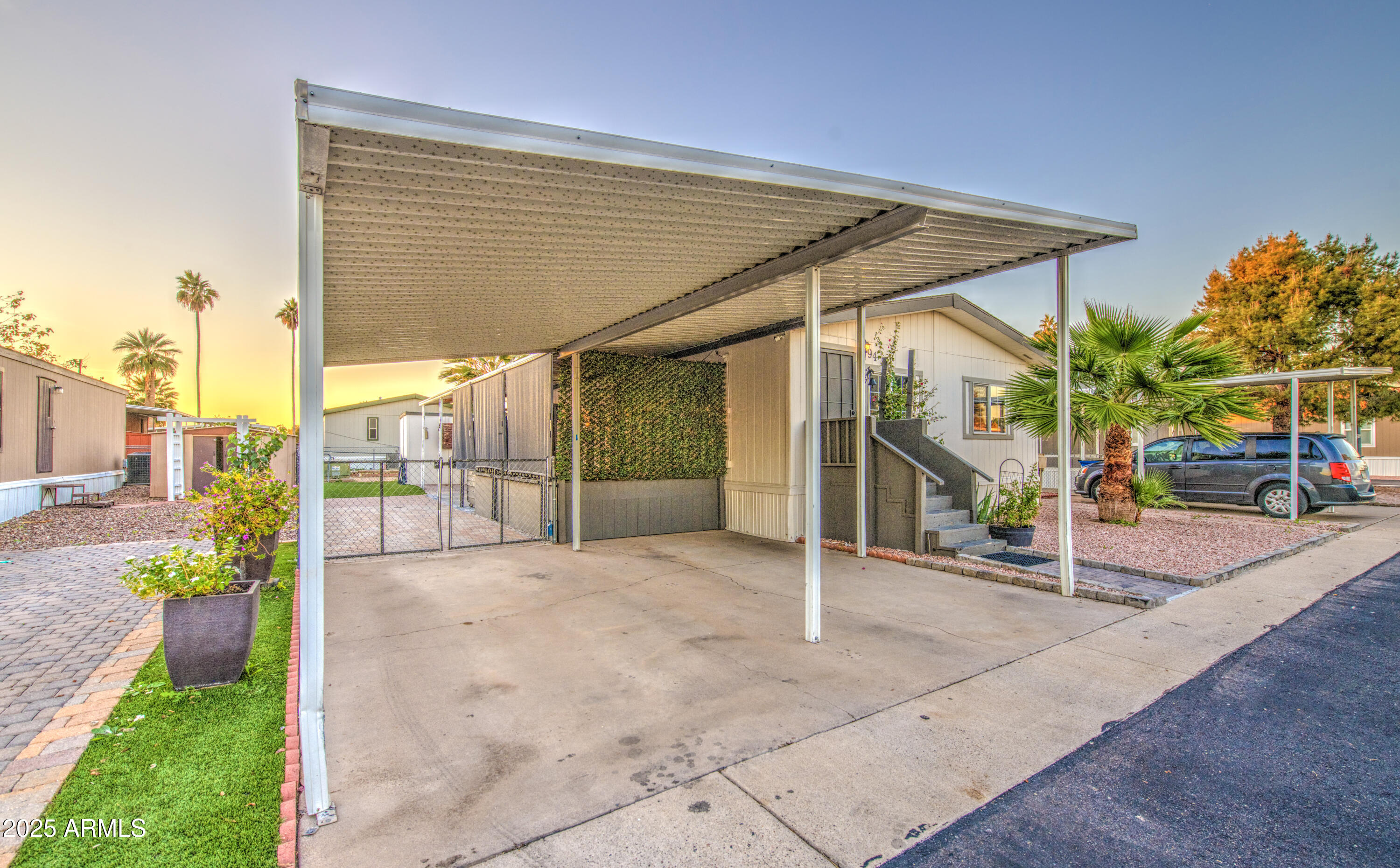 19401 North 7th Street, Unit 94 Phoenix, AZ 85024 - Photo 2 of 12 a view of a porch