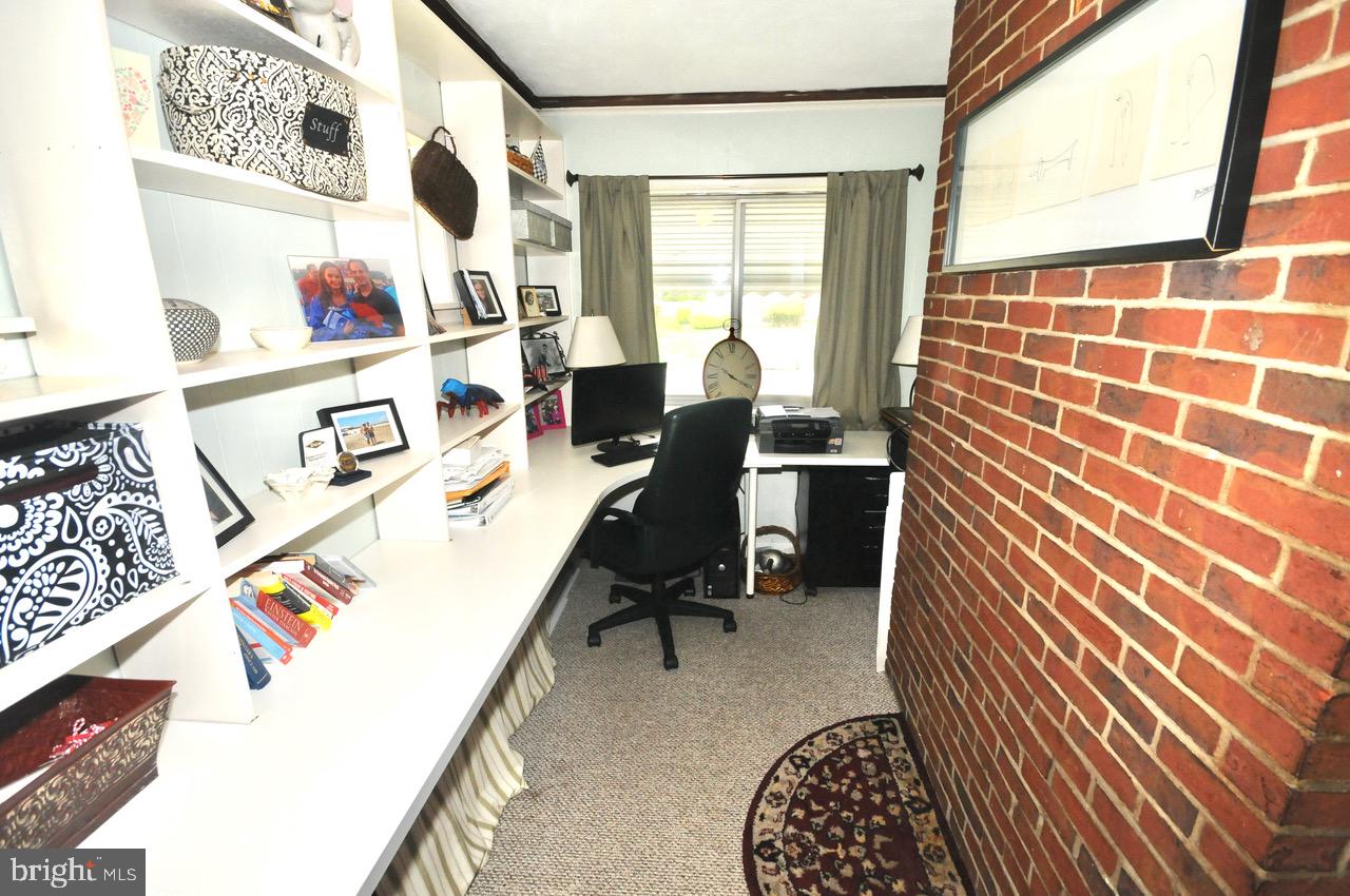 20 Rolling Road Claymont, DE 19703 - Photo 5 of 22 Office hideaway