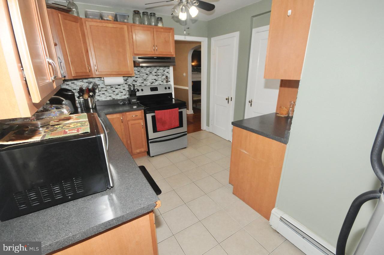 20 Rolling Road Claymont, DE 19703 - Photo 8 of 22 Updated Kitchen