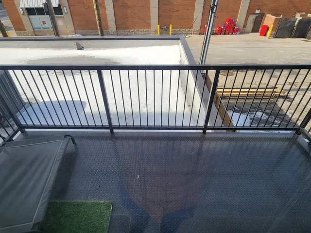 $2,895 | 2406 West Armitage Avenue, Unit 202, Chicago, IL 60647