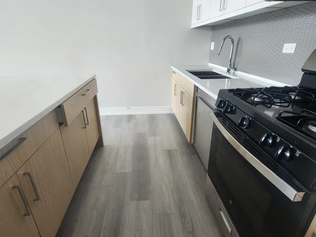 $2,895 | 2406 West Armitage Avenue, Unit 202, Chicago, IL 60647