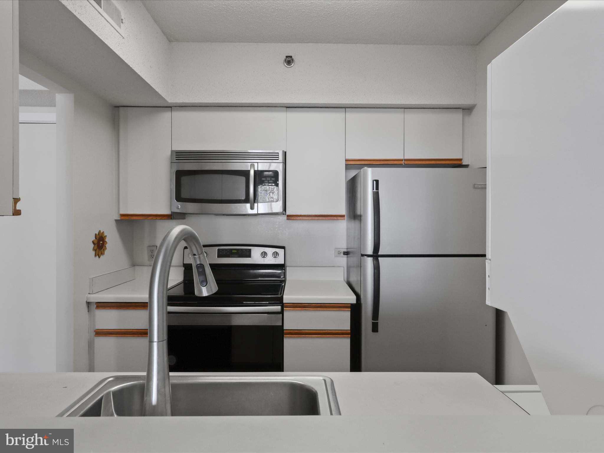5505 Seminary Road, Unit 908N Falls Church, VA 22041 - Photo 6 of 41