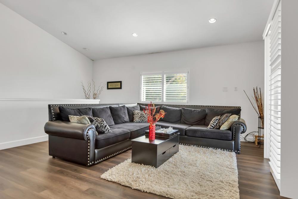 32852 South River Road Clarksburg, CA 95612 - Photo 20 of 72 a living room with furniture and a window
